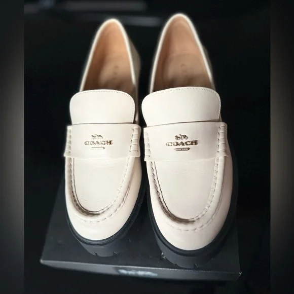 Coach Ruthie Loafer - Picture 10 of 11